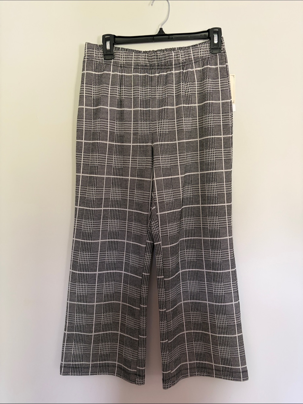 Plaid Wide-Leg Pants in Gray and White